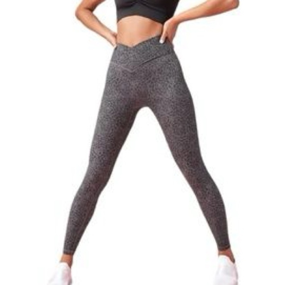 Buffbunny Crossover Leggings - Picture 3 of 8